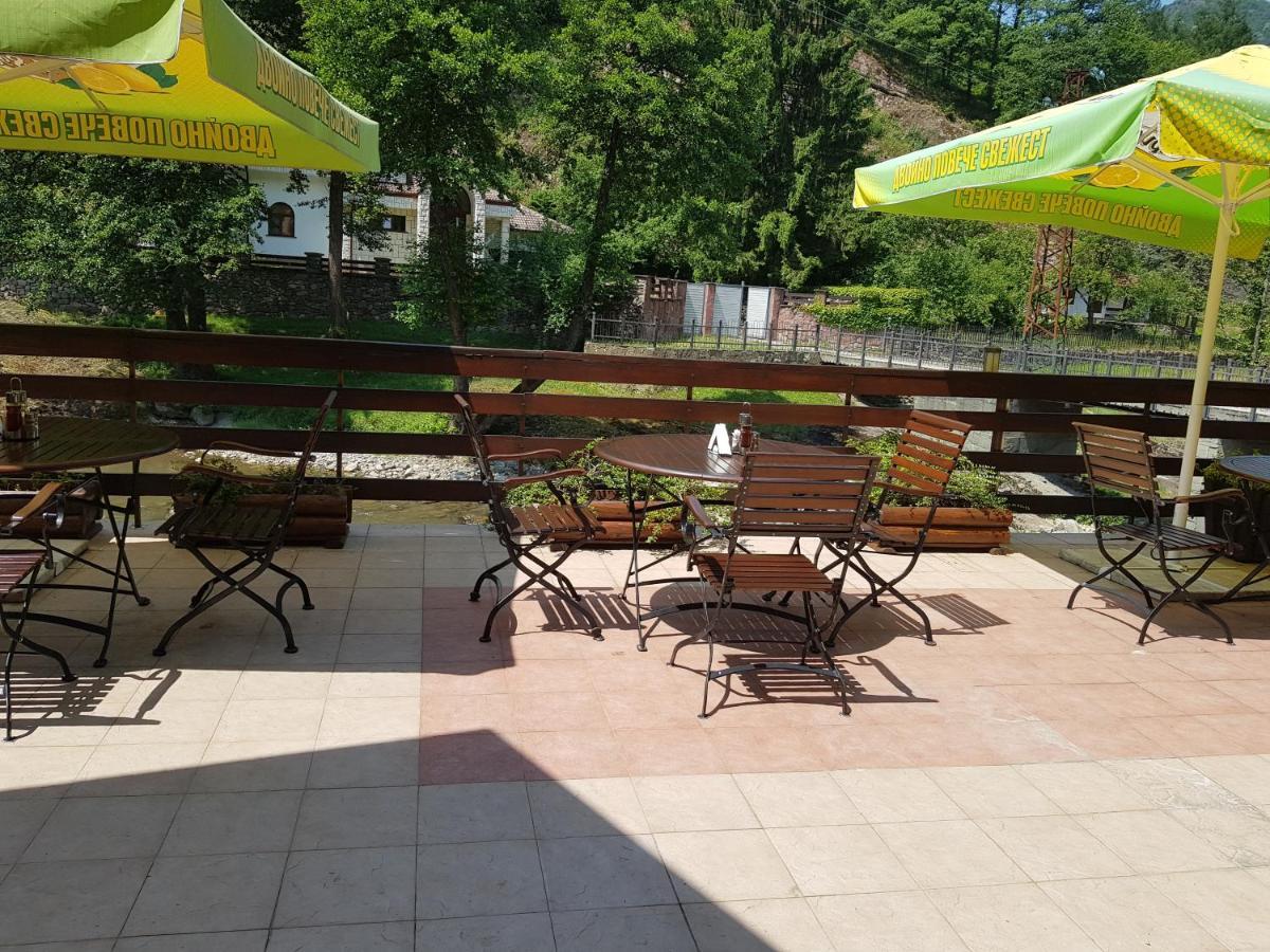 ריבריקה Семеен Хотел Федора מראה חיצוני תמונה